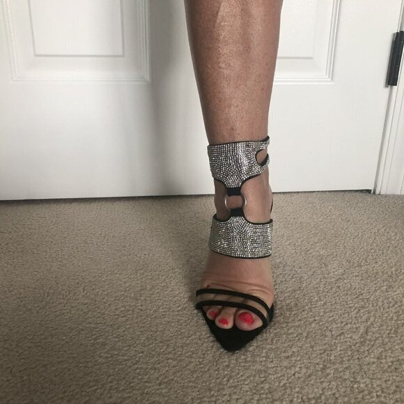 Cape Robbin Damita Black Suede Rhinestone Womens High Heels Size 6 (Brand New) - Picture 2 of 9